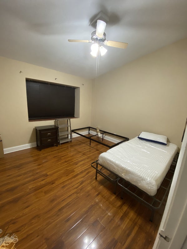 'Townhouse room for rent Springdale community ' Room to Rent from