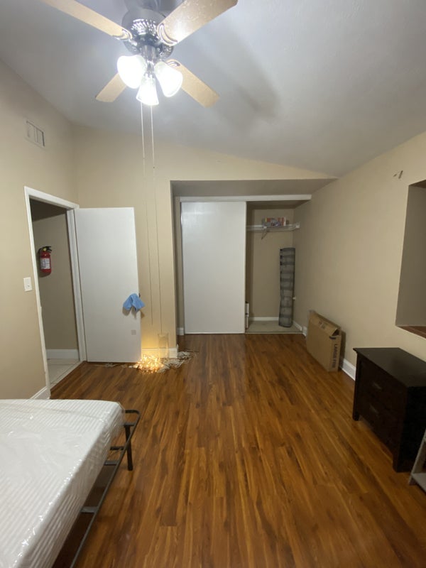'Townhouse room for rent Springdale community ' Room to Rent from
