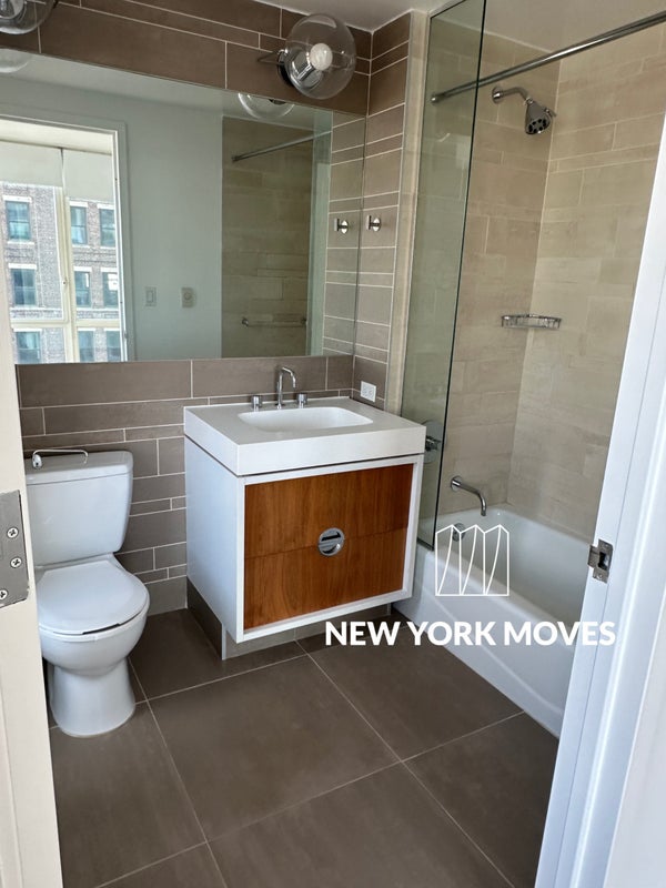 Riviere Condo Review: Luxury Riverfront Living - High Rise Luxury Apartments With Steam Shower And Laundry Room