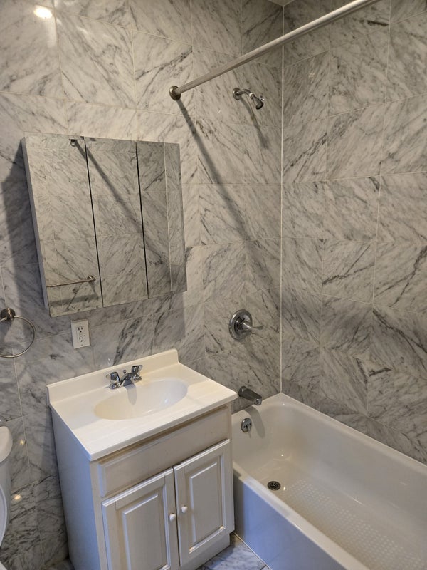 'Charming Studio in Washington Heights Imm move in' Room to Rent from