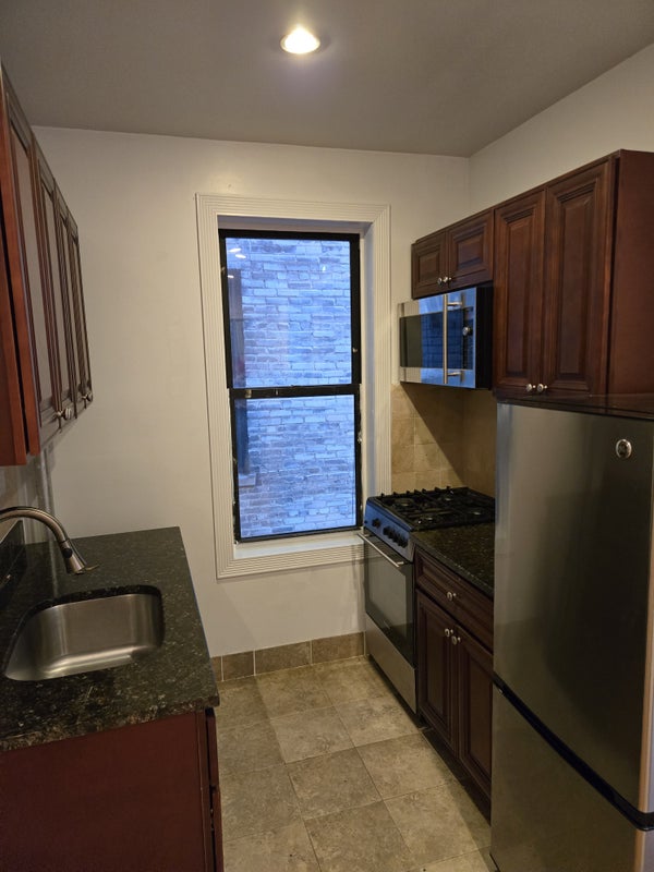 'Charming Studio in Washington Heights Imm move in' Room to Rent from