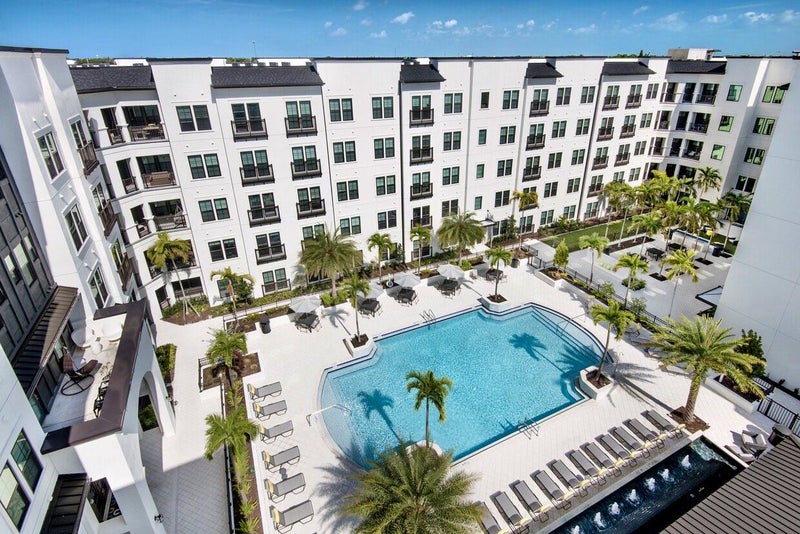 'Luxury Apartment in Sarasota Downtown ' Room to Rent from SpareRoom