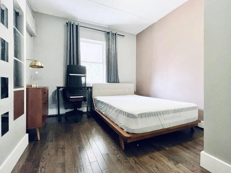 'Bushwick Furnished Room, 22 min to Manhattan 103' Room to Rent from