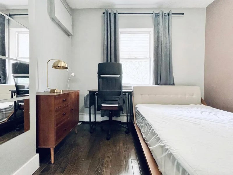 'Bushwick Furnished Room, 22 min to Manhattan 103' Room to Rent from
