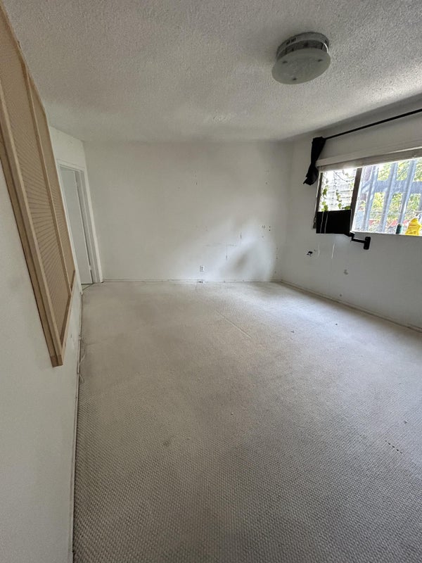 'Huge Room w/ Private Bathroom in 1,400 sqft apt' Room to Rent from