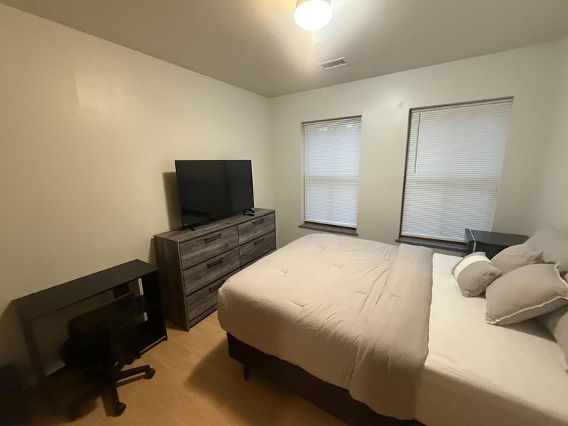 'Monthly lease 3 rooms Downtown madison' Room to Rent from SpareRoom