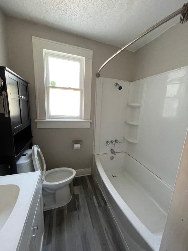 '1 BR BT_One Bedroom One Bath Munger Place Dallas T' Room to Rent from