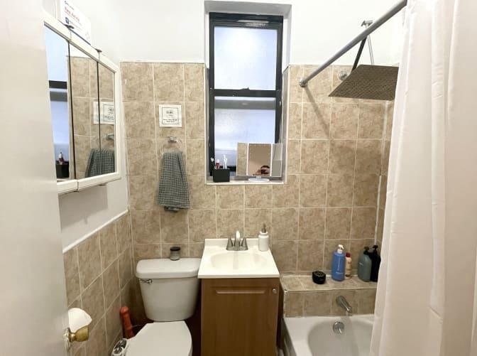'Tiny Room in Washington Heights' Room to Rent from SpareRoom