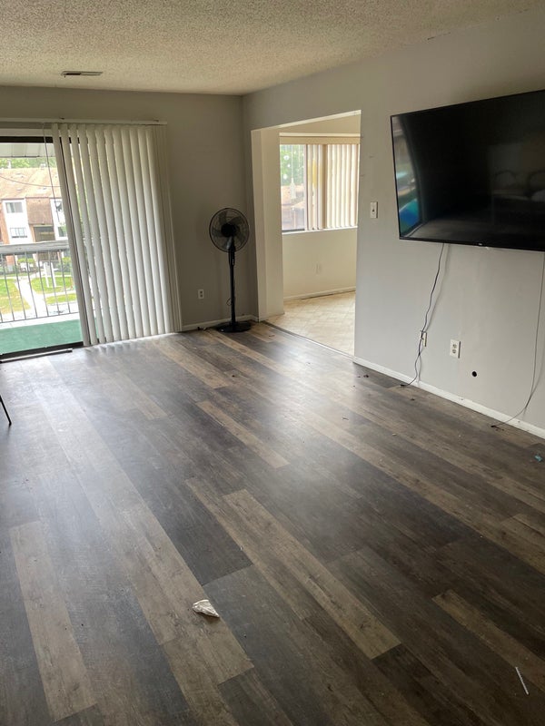 'Spacious 2BR/2BA apartment with Pool View ' Room to Rent from SpareRoom