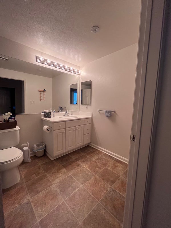 'Private Room w/ Garage Parking' Room to Rent from SpareRoom