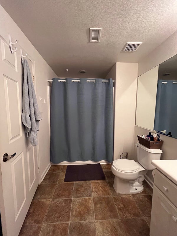 'Private Room w/ Garage Parking' Room to Rent from SpareRoom