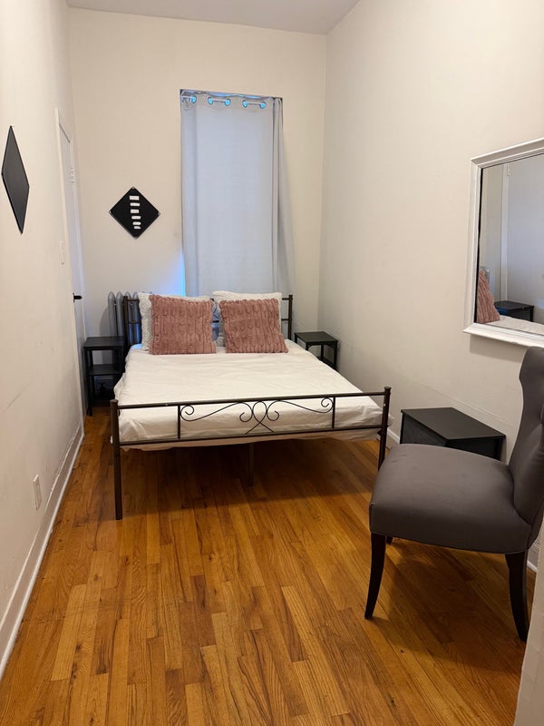 'Well Appointed and Sized Small Room' Room to Rent from SpareRoom