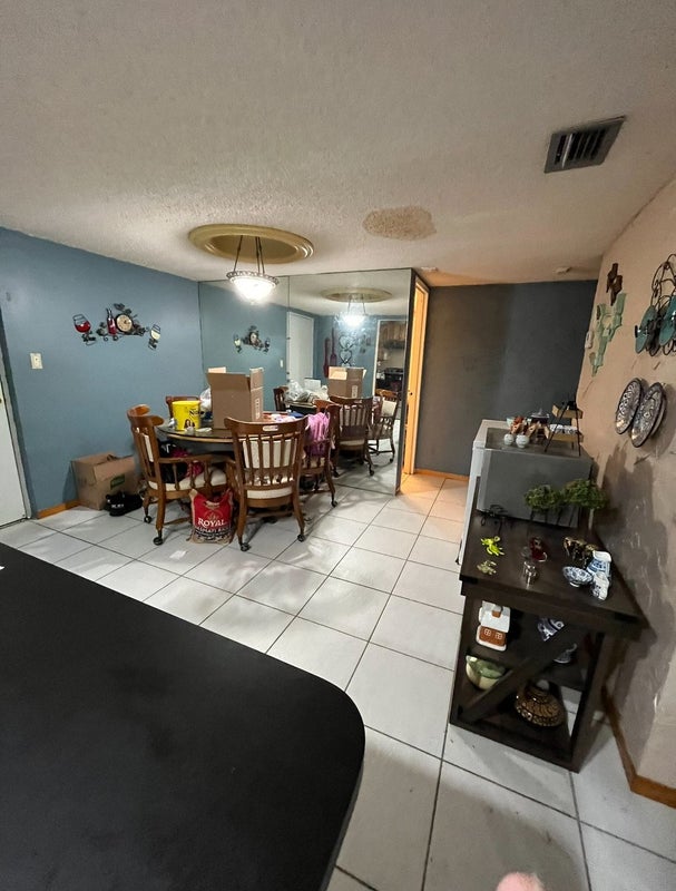 'Quiet Room in Comfortable Apartment' Room to Rent from SpareRoom