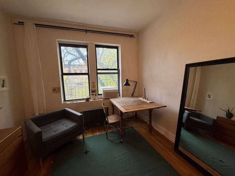 'Studio apt size room for Sublet' Room to Rent from SpareRoom