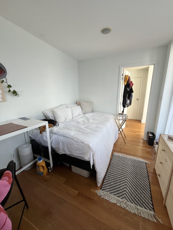 'Room Available in Spacious Williamsburg Penthouse!' Room to Rent from ...
