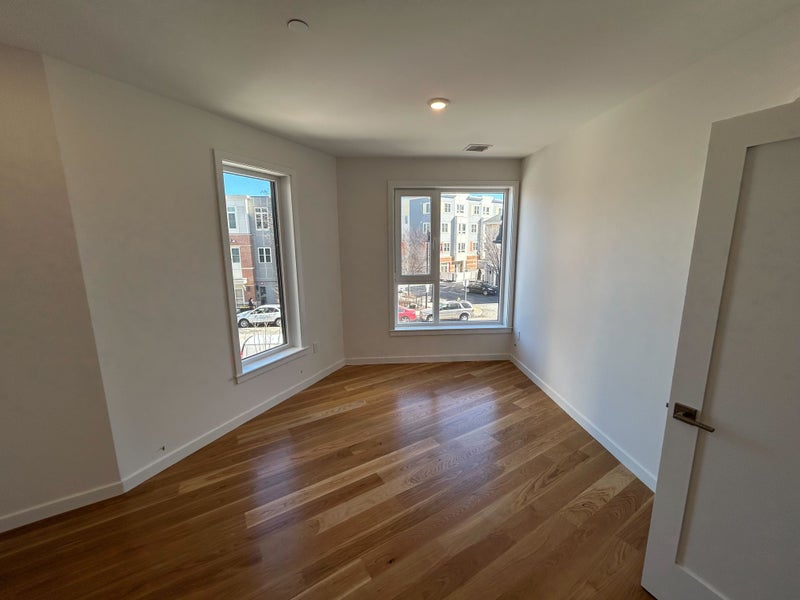 'Luxurious Room with Private Bath South Boston' Room to Rent from SpareRoom
