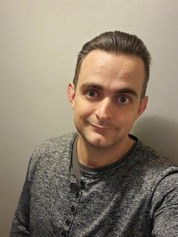 39 Spare bedroom bathroom in pool - 209730844