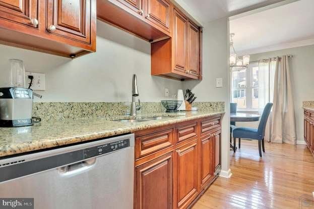 39 1 Bedrm in Townhome with Shared - 209745451