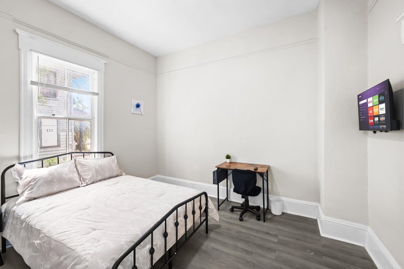 'Fully Furnished Newly Renovated Beautiful Home' Room to Rent from ...