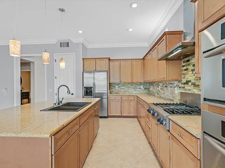 'Rooms available-Anthem Country Club ' Room to Rent from SpareRoom