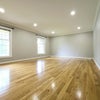 Photo 2: 257sf