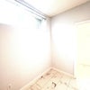 Photo 5: closet