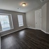 Photo 7: 2 Bedroom