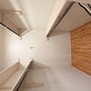 Photo 2: walk-in closet