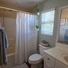 Photo 3: En suite Private bathroom