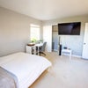 Photo 2: Furnished room