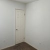 Photo 2: room 