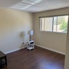 Photo 2: Room daylight