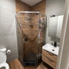 Photo 3: Shared bathroom, standing shower