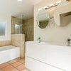 Photo 3: Lrg En Suite Mstr Bath