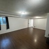 Photo 3: $1100 295sqft