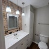 Photo 3: Private bath, comvbobtub/shower