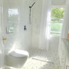 Photo 2: Bathroom