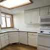Photo 2: kitchen