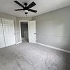 Photo 3: Room 1