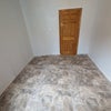 Photo 1: 2nd Floor Room