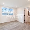 Photo 2: room