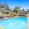 Photo 6: Pool W jacuzzi