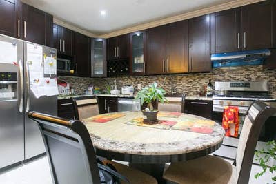 Luxury furnished king size bedroom, 20 min to NYC Main Photo