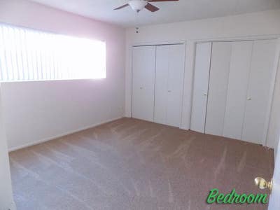 Seeking female roommate.Fellowstudent/professional Main Photo