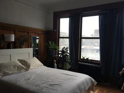 Large sunny room for rent Main Photo