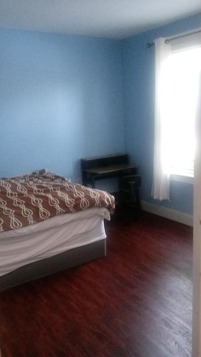 Master bedroom w Private bathroom  Main Photo
