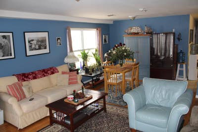 Lovely 3 bedroom apartment 20 min. to midtown! Main Photo