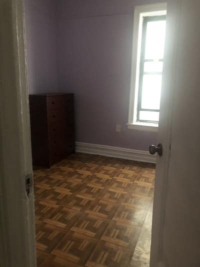 1 Bedroom, Walking Dist.!! Main Photo