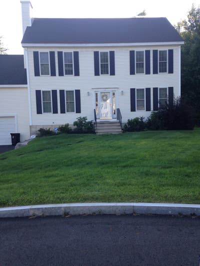 Looking for a roommate Main Photo