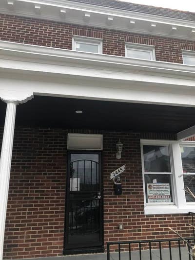 Rooms in renovated townhouse!  Main Photo